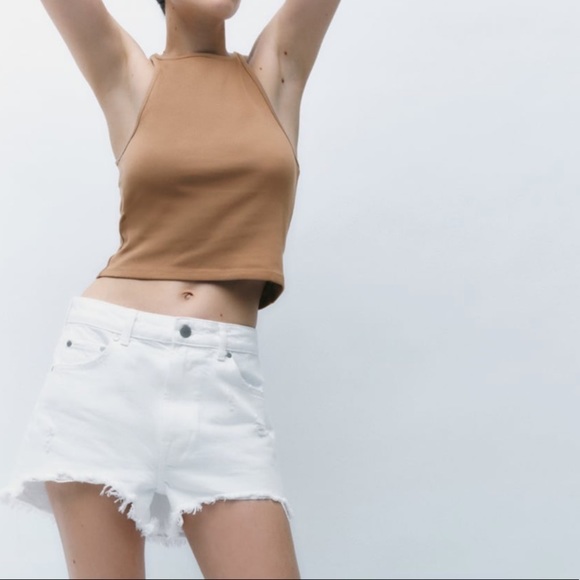 𝅺CROPPED HALTER TOP
BEIGE-PINK​​ - Picture 3 of 4